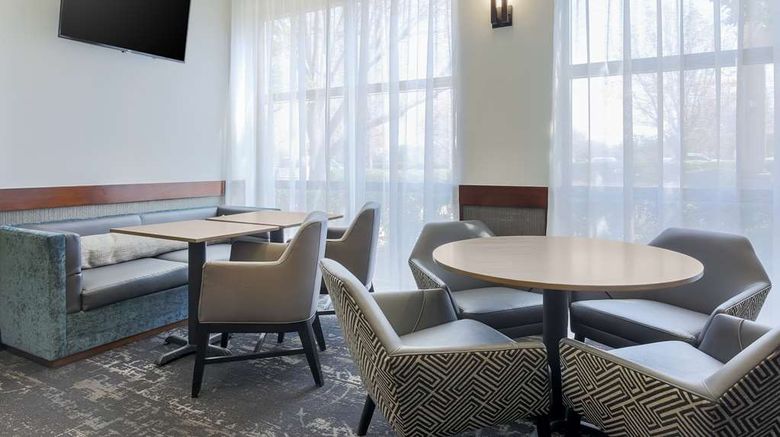 <b>Hyatt Place Dallas/Grapevine Lobby</b>. Images powered by <a href="https://iceportal.shijigroup.com/" title="IcePortal" target="_blank">IcePortal</a>.