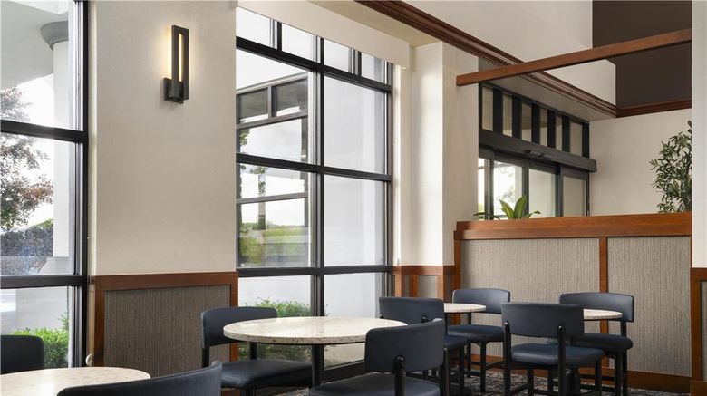 <b>Hyatt Place Secaucus Lobby</b>. Images powered by <a href="https://iceportal.shijigroup.com/" title="IcePortal" target="_blank">IcePortal</a>.