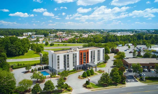 Hyatt Place Greensboro Exterior