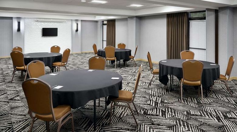 <b>Hyatt Place Greensboro Meeting</b>. Images powered by <a href="https://iceportal.shijigroup.com/" title="IcePortal" target="_blank">IcePortal</a>.