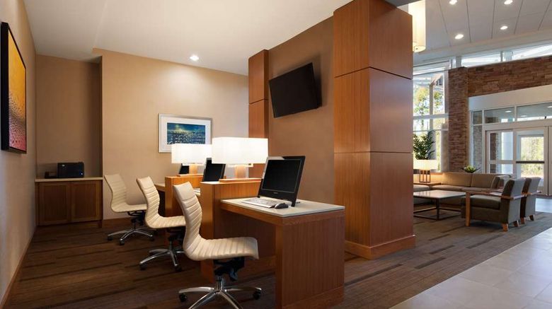 <b>Hyatt Place Houston/The Woodlands Lobby</b>. Images powered by <a href="https://iceportal.shijigroup.com/" title="IcePortal" target="_blank">IcePortal</a>.