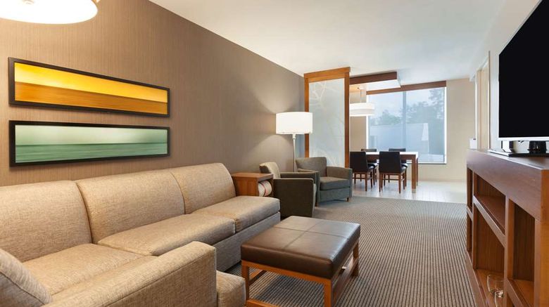 <b>Hyatt Place Houston/The Woodlands Suite</b>. Images powered by <a href="https://iceportal.shijigroup.com/" title="IcePortal" target="_blank">IcePortal</a>.