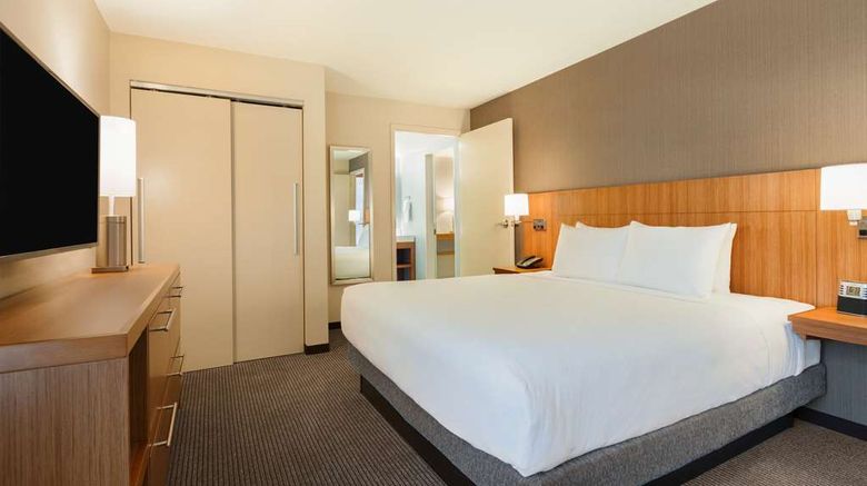 <b>Hyatt Place Houston/The Woodlands Suite</b>. Images powered by <a href="https://iceportal.shijigroup.com/" title="IcePortal" target="_blank">IcePortal</a>.