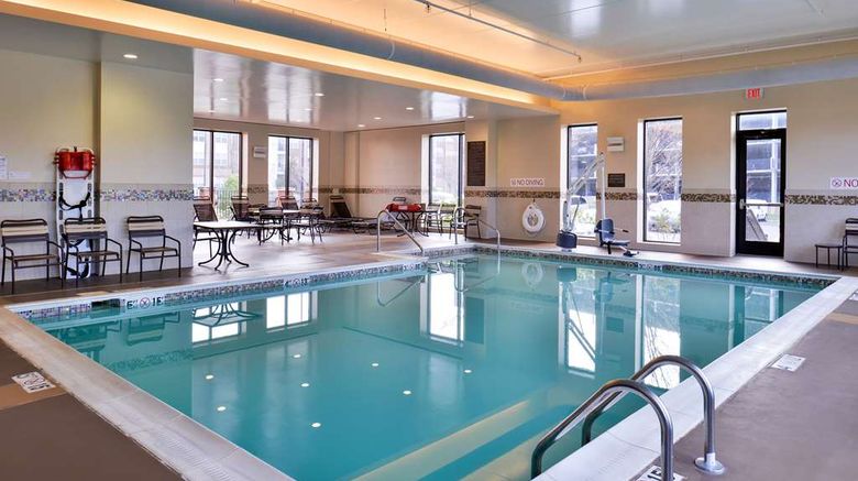 <b>Hyatt Place Herndon/Dulles Airport-East Pool</b>. Images powered by <a href="https://iceportal.shijigroup.com/" title="IcePortal" target="_blank">IcePortal</a>.