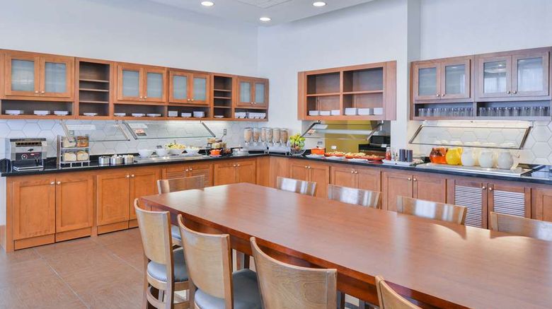 <b>Hyatt Place Herndon/Dulles Airport-East Restaurant</b>. Images powered by <a href="https://iceportal.shijigroup.com/" title="IcePortal" target="_blank">IcePortal</a>.