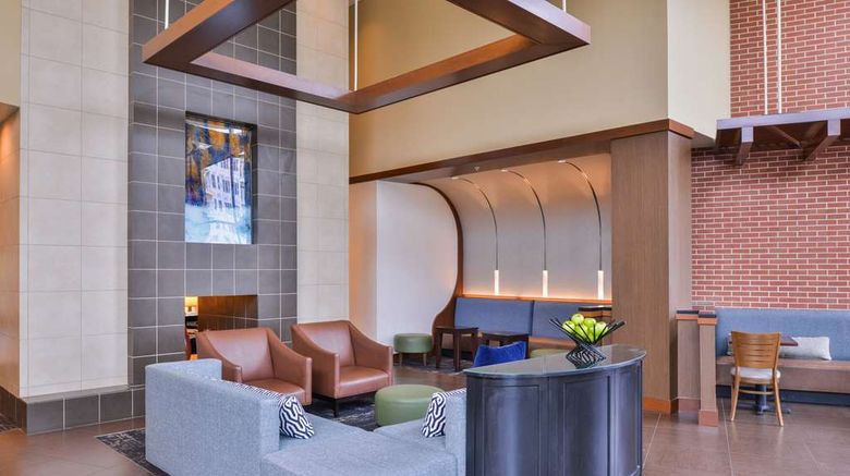 <b>Hyatt Place Herndon/Dulles Airport-East Lobby</b>. Images powered by <a href="https://iceportal.shijigroup.com/" title="IcePortal" target="_blank">IcePortal</a>.