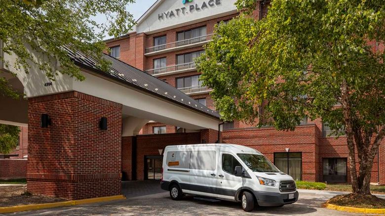<b>Hyatt Place Chantilly Dulles South Exterior</b>. Images powered by <a href="https://iceportal.shijigroup.com/" title="IcePortal" target="_blank">IcePortal</a>.