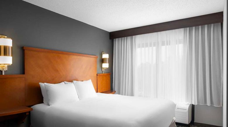 <b>Hyatt Place Chantilly Dulles South Room</b>. Images powered by <a href="https://iceportal.shijigroup.com/" title="IcePortal" target="_blank">IcePortal</a>.