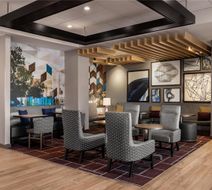 Hyatt Place Indianapolis Airport Lobby
