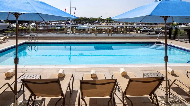 <b>Hyatt Place Long Island East End Pool</b>. Images powered by <a href="https://iceportal.shijigroup.com/" title="IcePortal" target="_blank">IcePortal</a>.