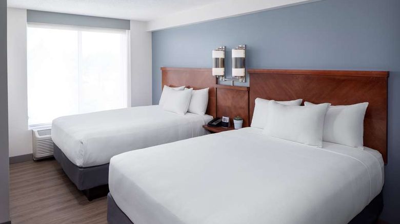 <b>Hyatt Place Long Island East End Room</b>. Images powered by <a href="https://iceportal.shijigroup.com/" title="IcePortal" target="_blank">IcePortal</a>.