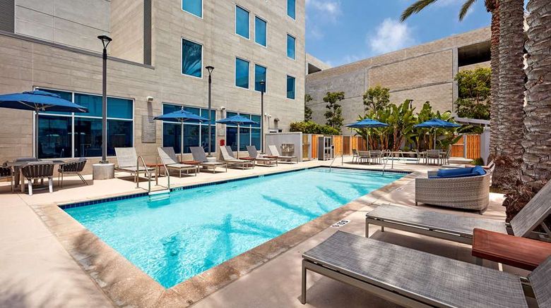 <b>Hyatt Place El Segundo Pool</b>. Images powered by <a href="https://iceportal.shijigroup.com/" title="IcePortal" target="_blank">IcePortal</a>.