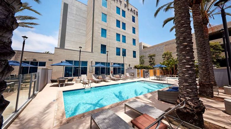 <b>Hyatt Place El Segundo Pool</b>. Images powered by <a href="https://iceportal.shijigroup.com/" title="IcePortal" target="_blank">IcePortal</a>.