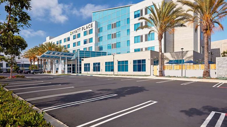 Hyatt Place El Segundo Exterior. Images powered by <a href="https://iceportal.shijigroup.com" target="_blank" rel="noopener">Ice Portal</a>.