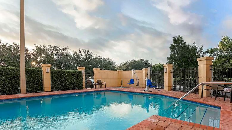 <b>Hyatt Place Lake Mary/Orlando North Pool</b>. Images powered by <a href="https://iceportal.shijigroup.com/" title="IcePortal" target="_blank">IcePortal</a>.