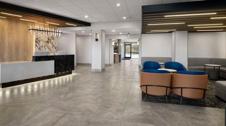 <b>Hyatt Place Overland Park/Metcalf Lobby</b>. Images powered by <a href="https://iceportal.shijigroup.com/" title="IcePortal" target="_blank">IcePortal</a>.