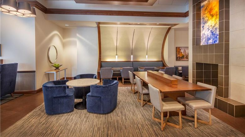 <b>Hyatt Place Madison/Downtown Lobby</b>. Images powered by <a href="https://iceportal.shijigroup.com/" title="IcePortal" target="_blank">IcePortal</a>.