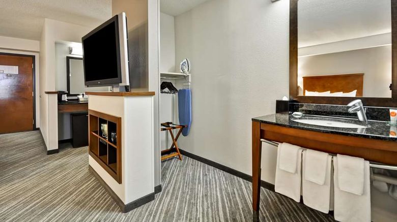 <b>Hyatt Place Minneapolis Airport-South Room</b>. Images powered by <a href="https://iceportal.shijigroup.com/" title="IcePortal" target="_blank">IcePortal</a>.