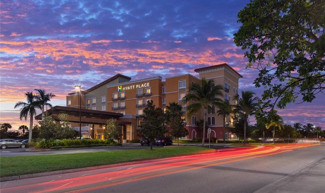 Hyatt Place Fort Myers Estero Exterior