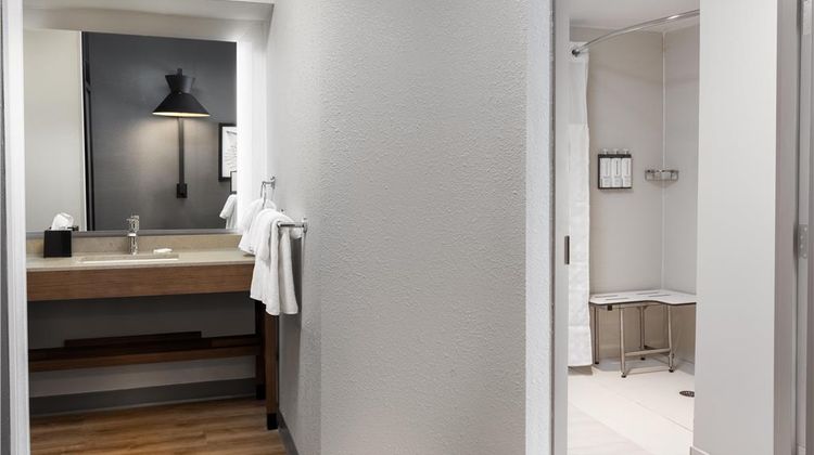 Hyatt Place Orlando Airport Room