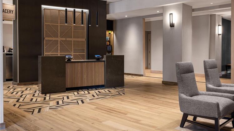 Hyatt Place Orlando Airport Lobby