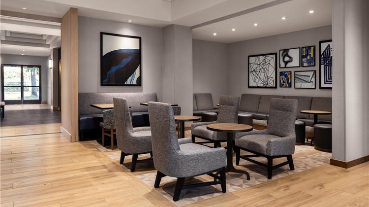 Hyatt Place Orlando Airport Lobby