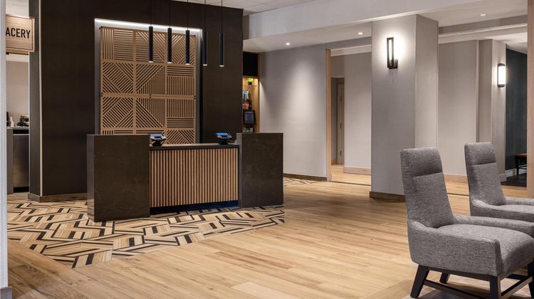 Hyatt Place Orlando Airport Lobby
