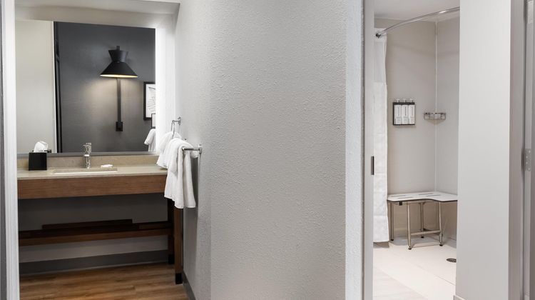 Hyatt Place Orlando Airport Room