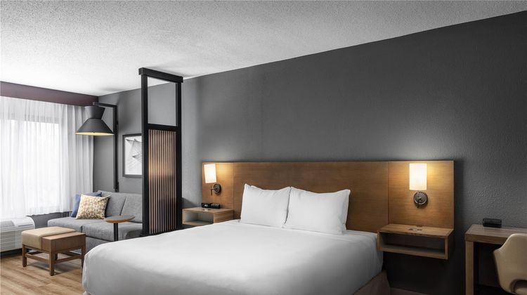 Hyatt Place Orlando Airport Room