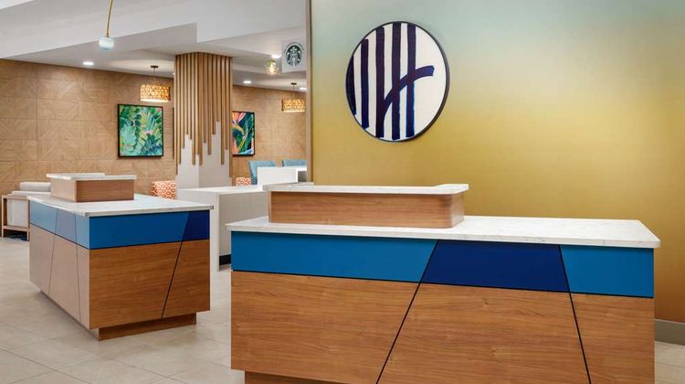 Hyatt Place Orlando Conv Ctr Lobby