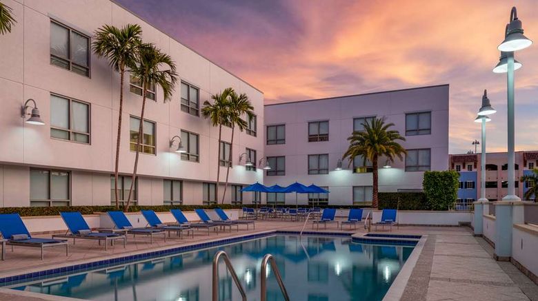 <b>Hyatt Place Delray Beach Pool</b>. Images powered by <a href="https://iceportal.shijigroup.com/" title="IcePortal" target="_blank">IcePortal</a>.