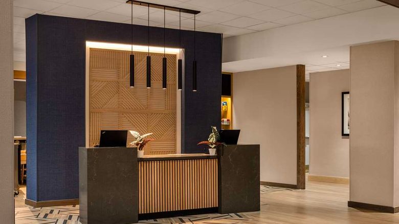 <b>Hyatt Place Tempe/Phoenix Airport Lobby</b>. Images powered by <a href="https://iceportal.shijigroup.com/" title="IcePortal" target="_blank">IcePortal</a>.