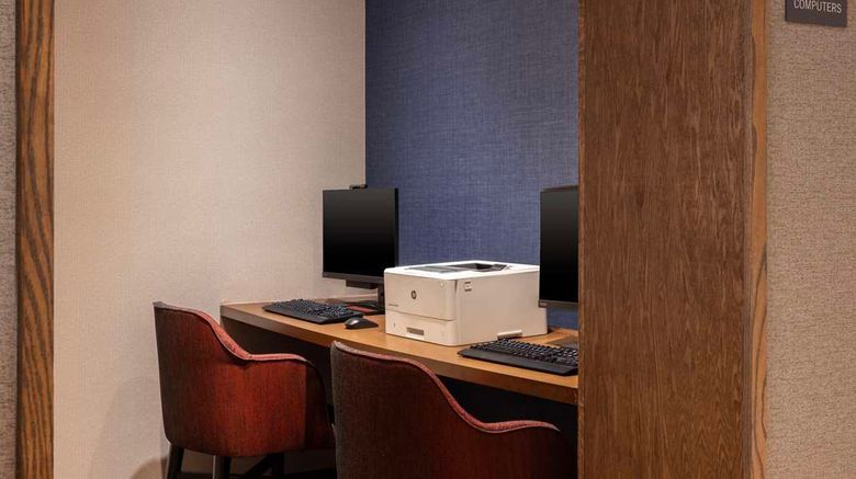 <b>Hyatt Place Tempe/Phoenix Airport Lobby</b>. Images powered by <a href="https://iceportal.shijigroup.com/" title="IcePortal" target="_blank">IcePortal</a>.