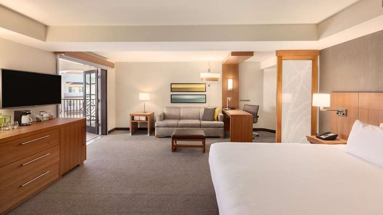 <b>Hyatt Place Phoenix/Chandler-Fashion Ctr Suite</b>. Images powered by <a href="https://iceportal.shijigroup.com/" title="IcePortal" target="_blank">IcePortal</a>.