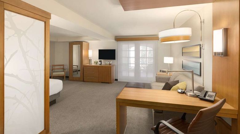 <b>Hyatt Place Phoenix/Chandler-Fashion Ctr Suite</b>. Images powered by <a href="https://iceportal.shijigroup.com/" title="IcePortal" target="_blank">IcePortal</a>.