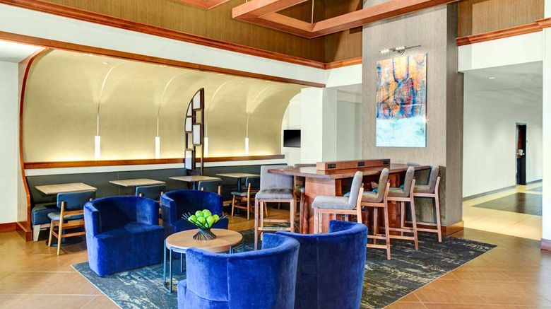 <b>Hyatt Place Pittsburgh Airport Lobby</b>. Images powered by <a href="https://iceportal.shijigroup.com/" title="IcePortal" target="_blank">IcePortal</a>.