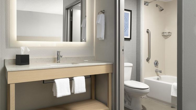 Hyatt Select Richmond Chester Room