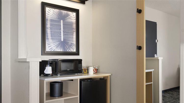 Hyatt Select Richmond Chester Room