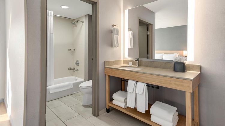 Hyatt Place Santa Fe Room