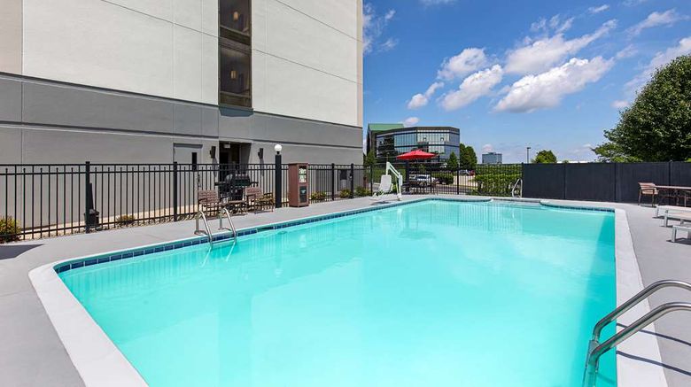 <b>Hyatt Place Louisville East Pool</b>. Images powered by <a href="https://iceportal.shijigroup.com/" title="IcePortal" target="_blank">IcePortal</a>.