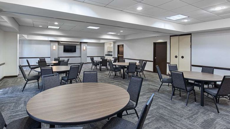 <b>Hyatt Place Louisville East Meeting</b>. Images powered by <a href="https://iceportal.shijigroup.com/" title="IcePortal" target="_blank">IcePortal</a>.