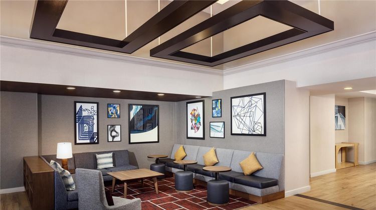 Hyatt Place Dublin Pleasanton Lobby
