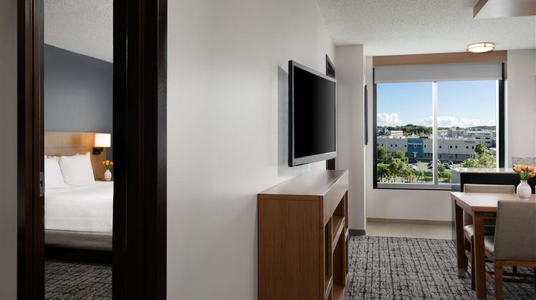 Hyatt Place Manati Suite