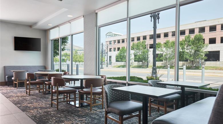 <b>Hyatt Place Salt Lake City / Downtown Restaurant</b>. Images powered by <a href="https://iceportal.shijigroup.com/" title="IcePortal" target="_blank">IcePortal</a>.