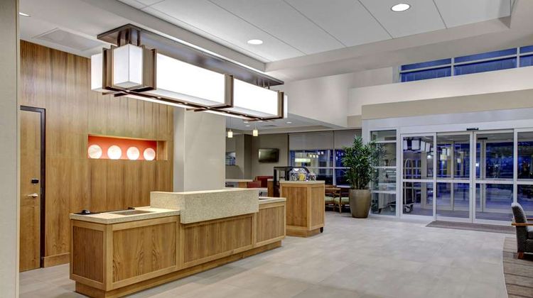 Hyatt Place Columbus Lobby