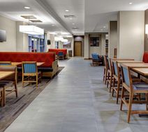 Hyatt Place Columbus Lobby