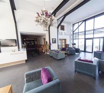 Montania Special Class Hotel Lobby