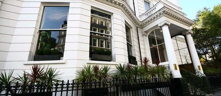 Strathmore Hotel Exterior