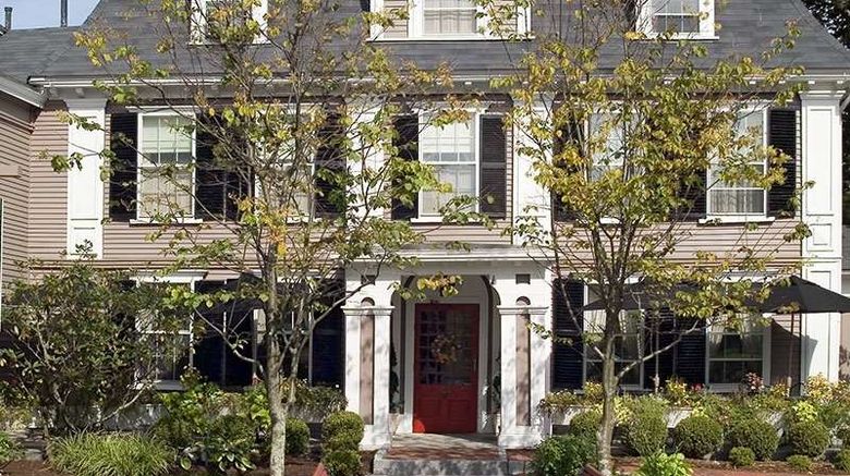 <b>Concord's Colonial Inn Exterior</b>. Images powered by <a href="https://iceportal.shijigroup.com/" title="IcePortal" target="_blank">IcePortal</a>.