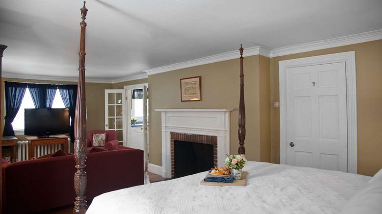 <b>Concord's Colonial Inn Suite</b>. Images powered by <a href="https://iceportal.shijigroup.com/" title="IcePortal" target="_blank">IcePortal</a>.